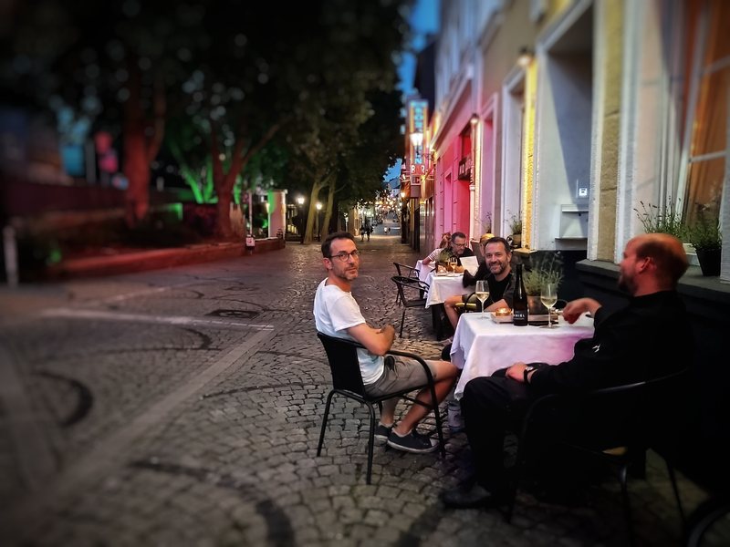 Abendstimmung vor dem TILL an der Waldhausener Straße 89