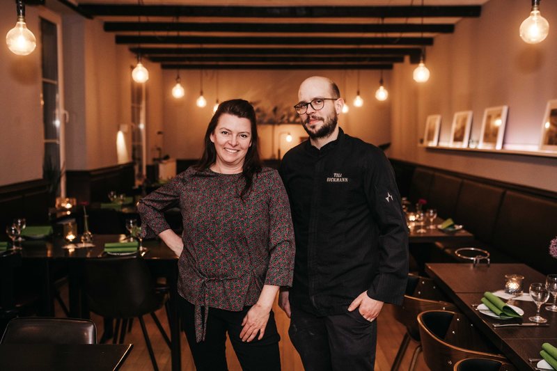 Till Eickmann und Iris Frenzen im Gastraum